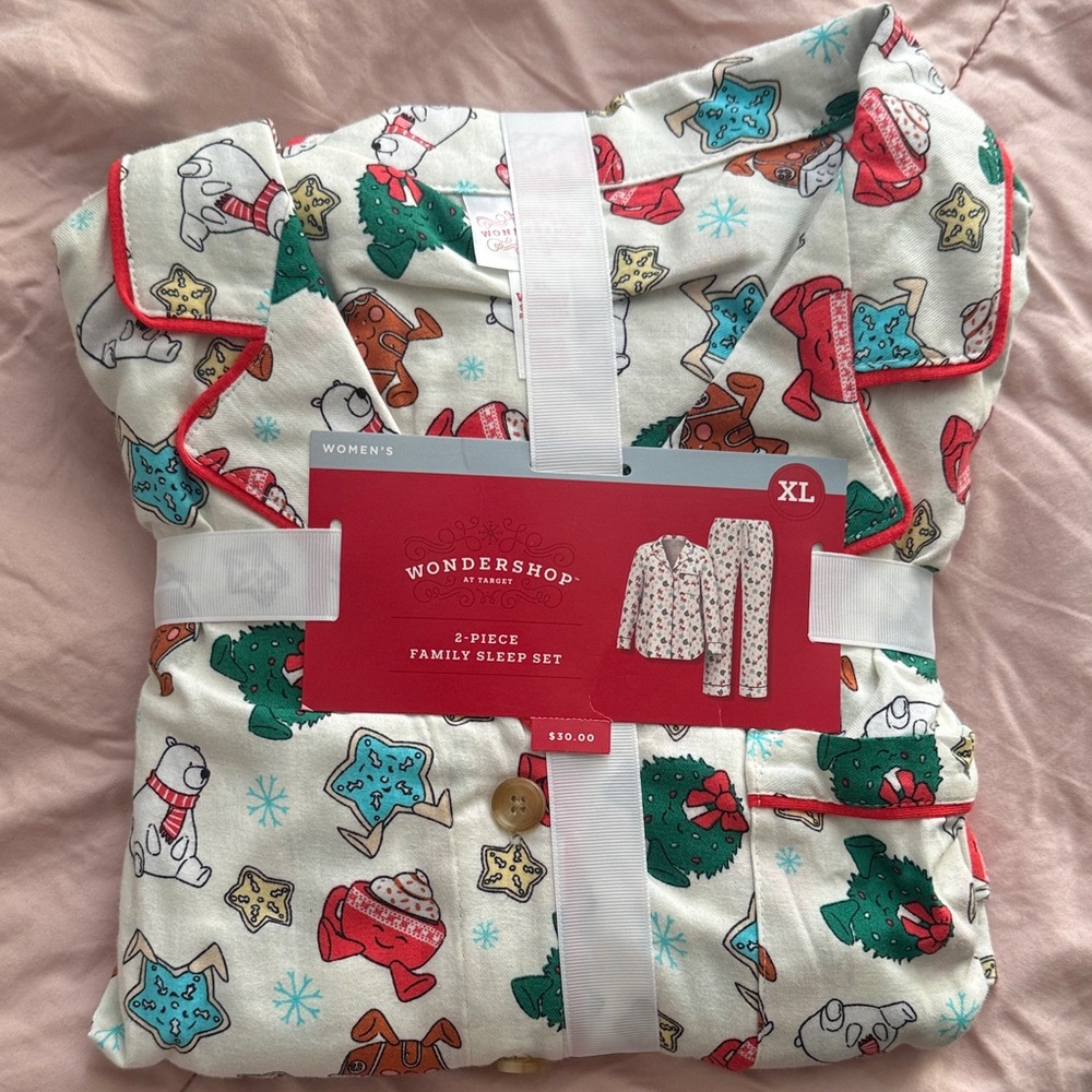 Wondershop Festive Family Sleep Set - Red, Green, Blue
